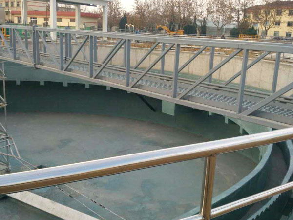 招遠市污水處理廠不銹鋼安全護欄工程2.jpg